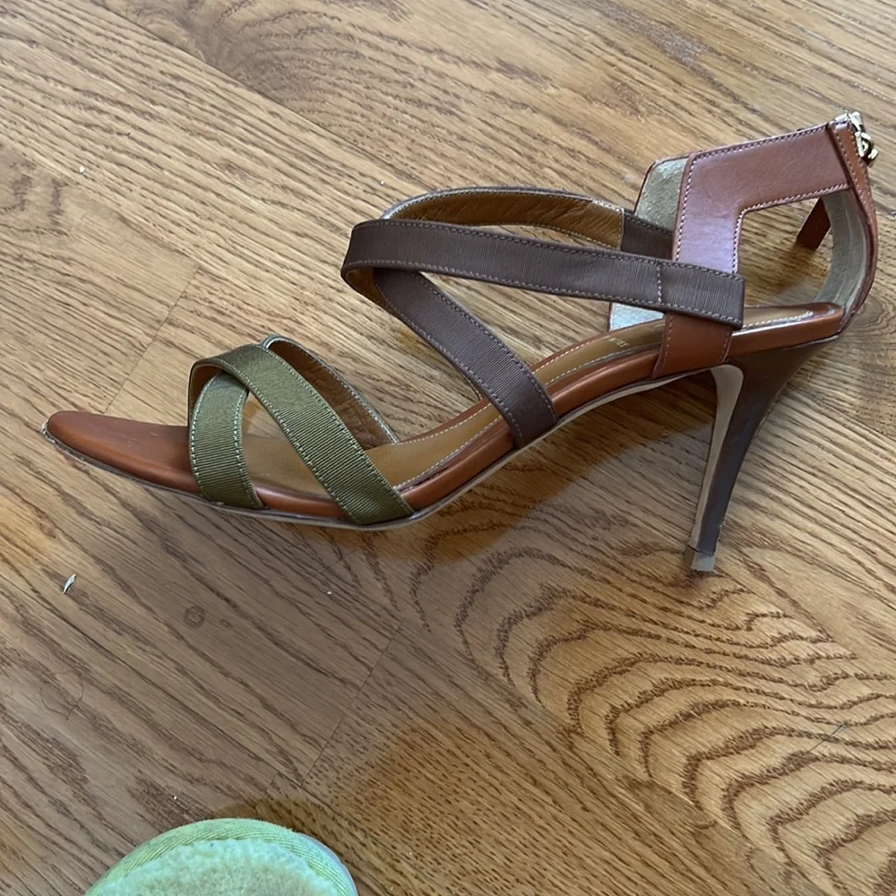 Beautiful leather Fendi sandals